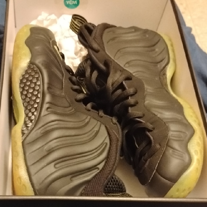 Nike Air Foamposite One In Royal Blue And White